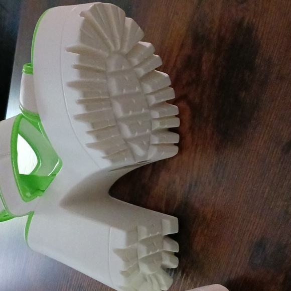 Kamora Lemon Drop by Privilege Shoes - Picture 6 of 6